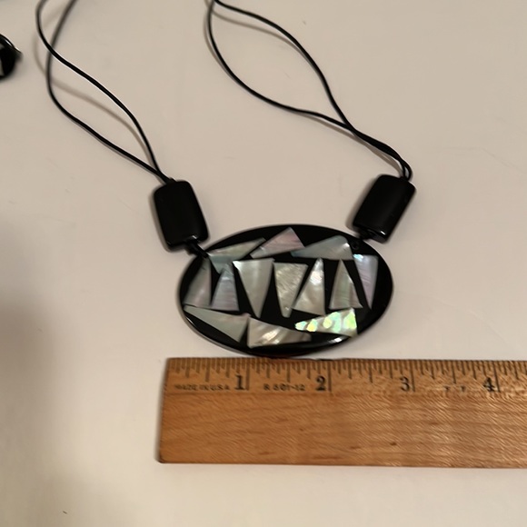 Adjustable Necklace with Oval Center and Clip Earrings - Picture 4 of 4